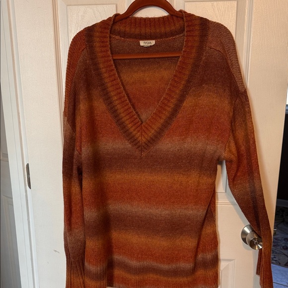 a.n.a V-Neck Sweater in Earthy Tones - Picture 1 of 1